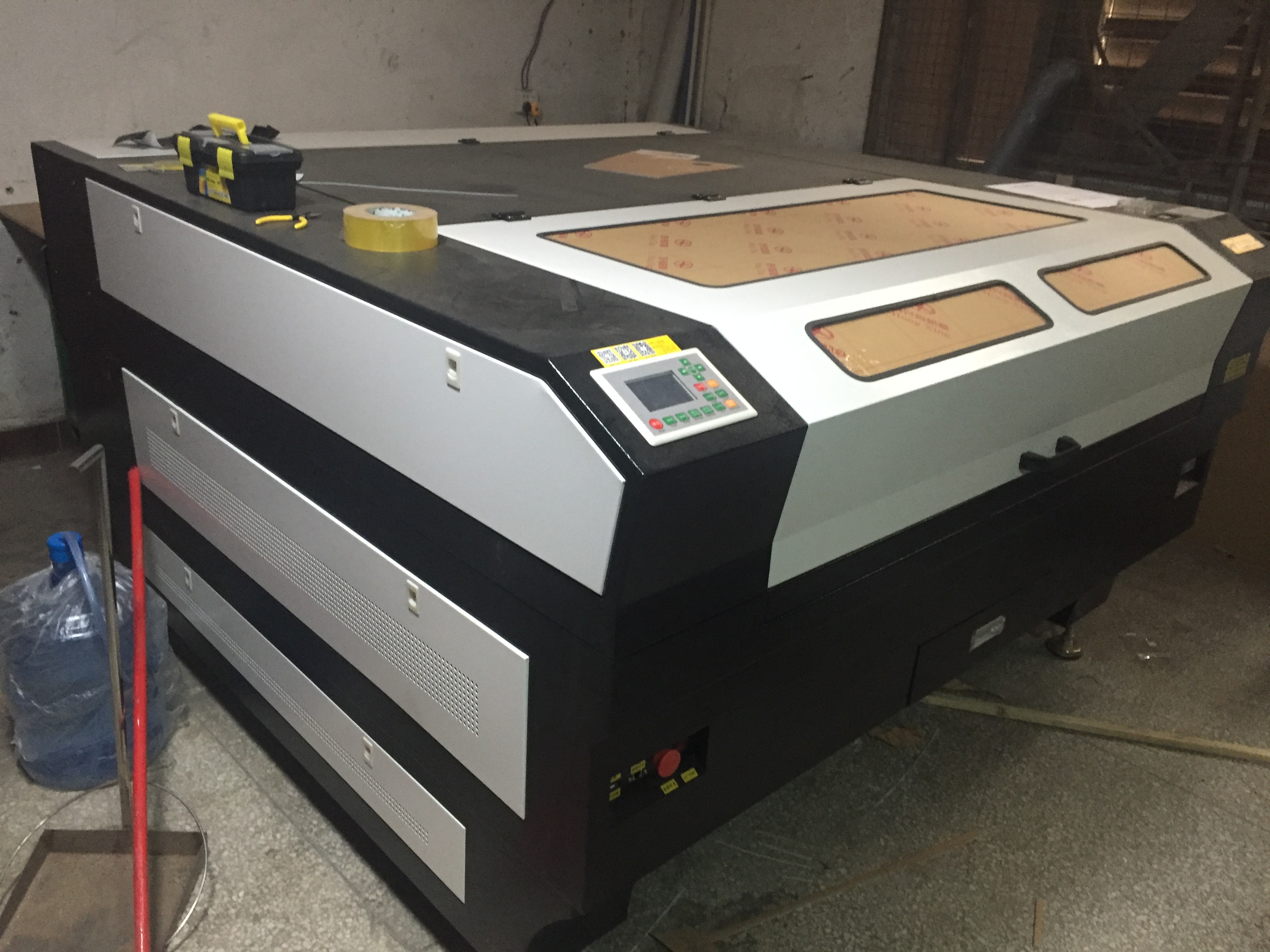 emc易倍官网机你值得信赖-广州某家广告有限公司